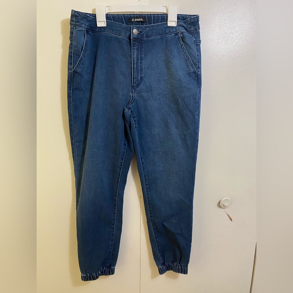 d. jeans Women’s  Relaxed Fit Cropped Blue Jeans size XL